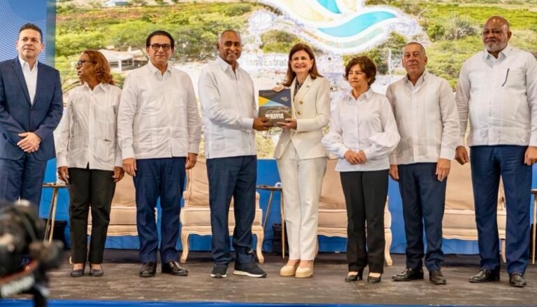 Peravia proyecta su futuro al 2055: Senador Julito Fulcar presenta Plan Estratégico de Desarrollo Sostenible